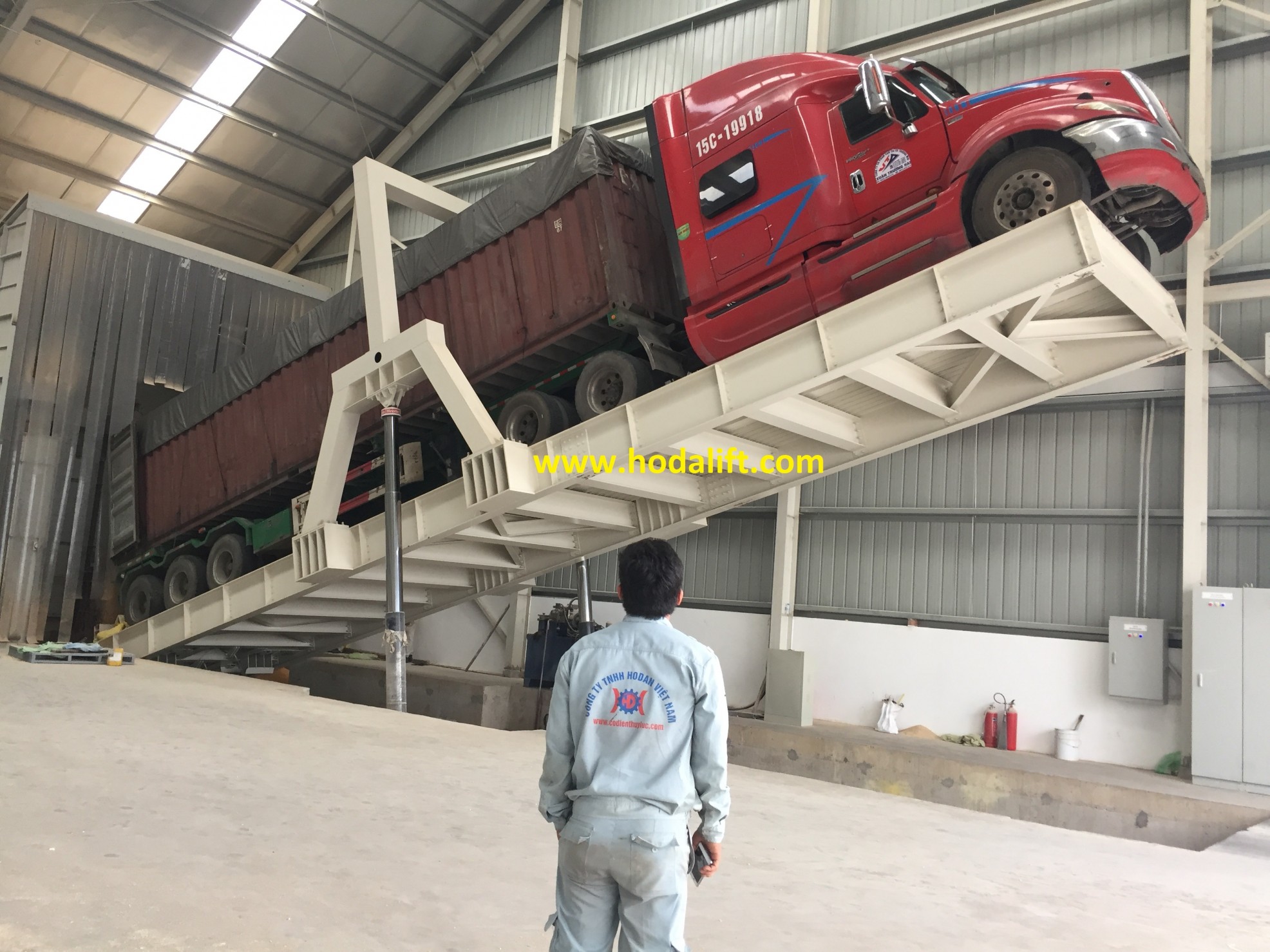 Hydraulic truck container dumper 80T for TH Feeds factory Nghe An ...